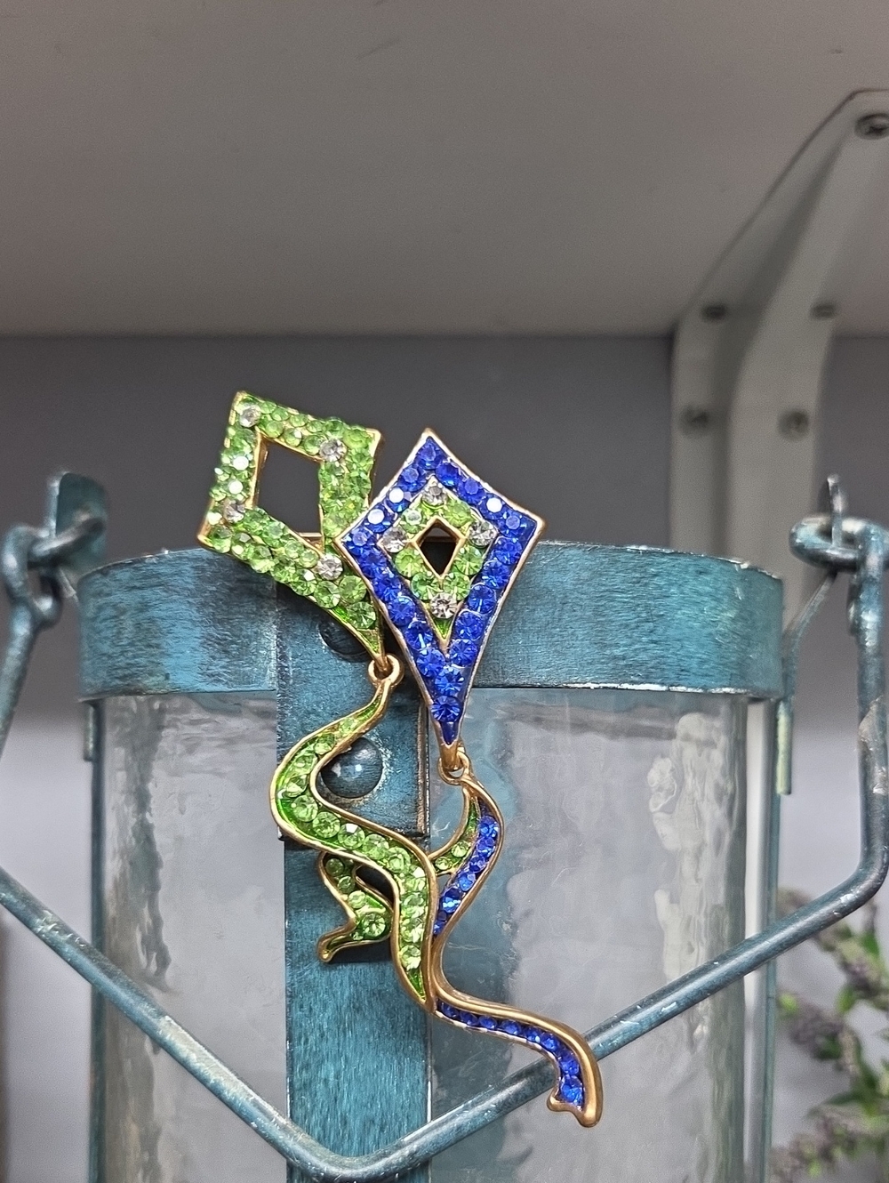 Vintage Articulated Flying Kites Brooch Pin - Blue & Green Rhinestones Gold Tone